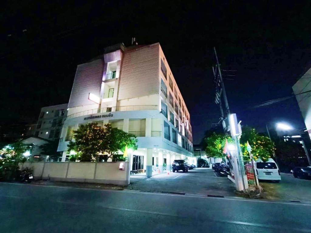 Central Place Hotel Rayong Kültér fotó