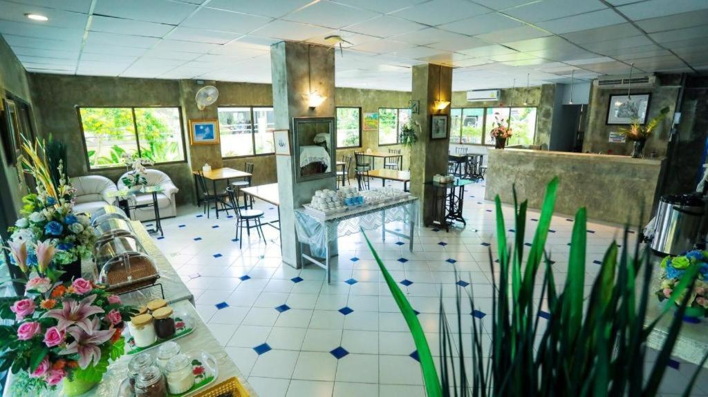 Central Place Hotel Rayong Kültér fotó