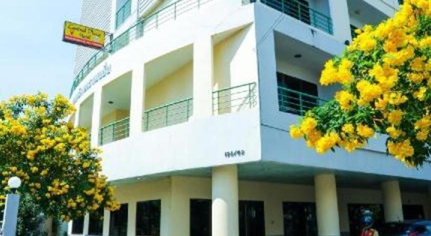 Central Place Hotel Rayong Kültér fotó