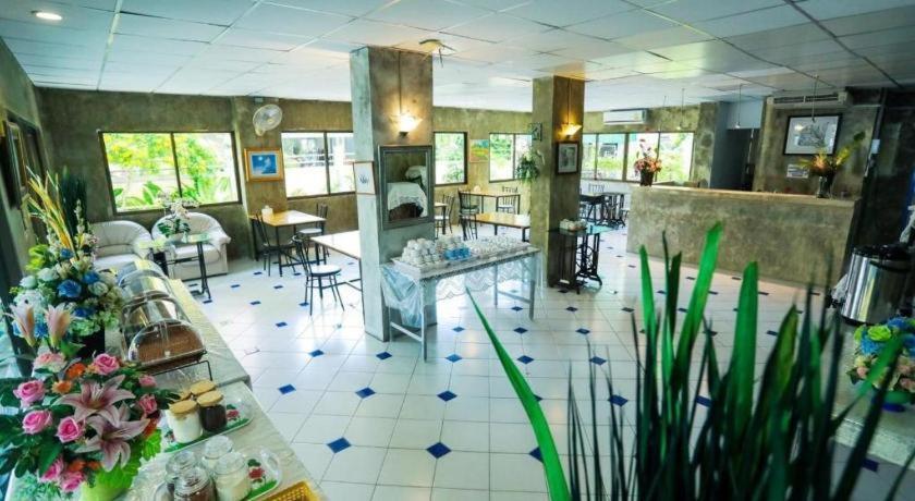 Central Place Hotel Rayong Kültér fotó