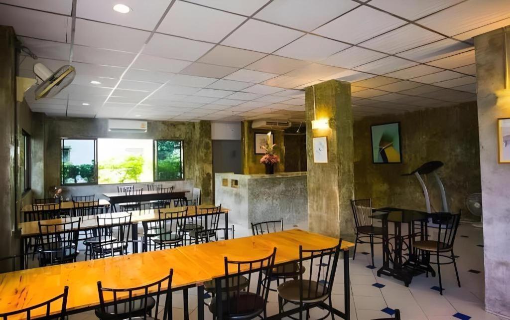 Central Place Hotel Rayong Kültér fotó