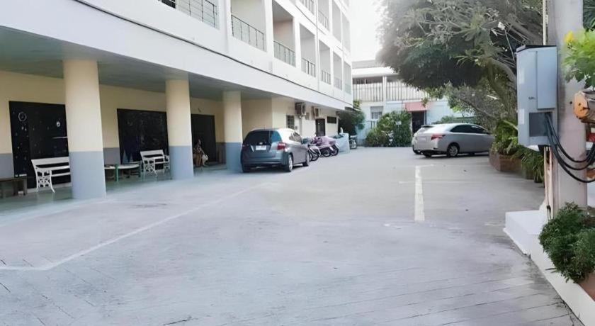 Central Place Hotel Rayong Kültér fotó